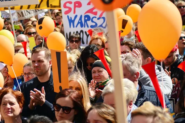 Warszawa Polska Kwietnia 2019 Kilka Tysięcy Nauczycieli Także Rodziców Studentów — Zdjęcie stockowe