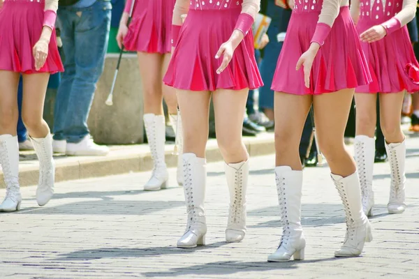 Cheerleaders Primo Piano Una Formazione Simmetrica — Foto Stock