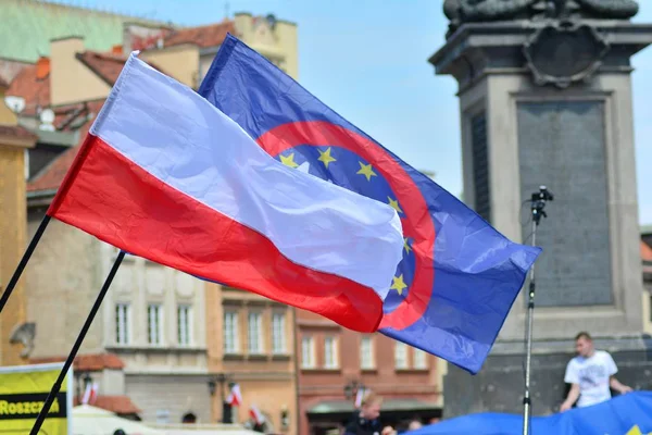 ワルシャワ ポーランド 2019年5月1日ポーランドのナショナリストは 欧州連合 への加盟に抗議するためにワルシャワで集会を開いている — ストック写真