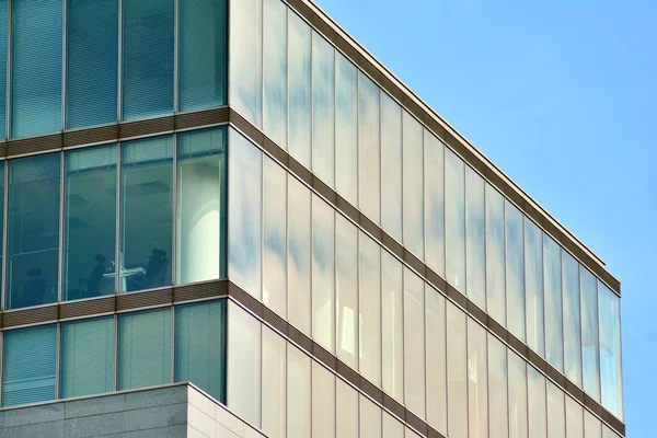 Nytt Kontorshus Kontorshotell Vägg Stål Och Glas Med Blå Himmel — Stockfoto