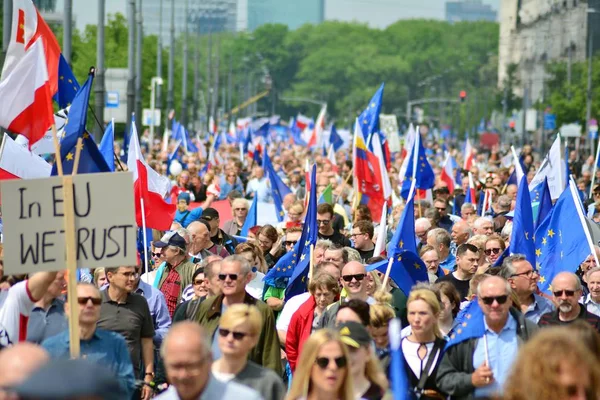 Varşova Polonya Mayıs 2019 Mart Avrupa Polonya Binlerce Muhalefet Destekçisi — Stok fotoğraf