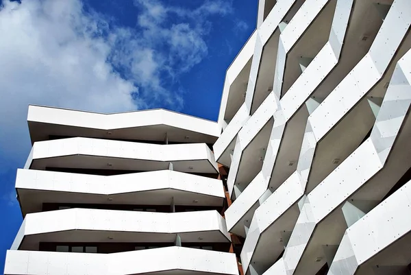 Şehirde apartman Çok modern cephe