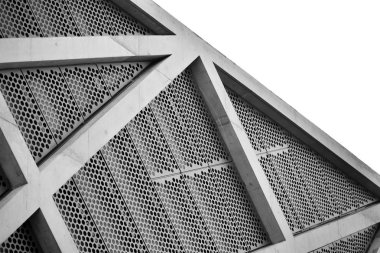 Modern mimari detay. Ofis binasının rafine edilmiş parçası. Beton hücresel yapı. Çağdaş ofis binası. Mimari üzerine soyut çizgiler. Siyah beyaz.