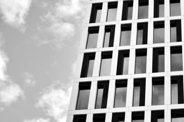 Fasádní Fragment Moderní Kancelářské Budovy Vnější Skleněná Stěna Abstraktní Texturou — Stock fotografie