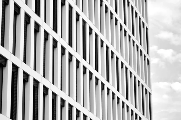 Fasádní Fragment Moderní Kancelářské Budovy Vnější Skleněná Stěna Abstraktní Texturou — Stock fotografie