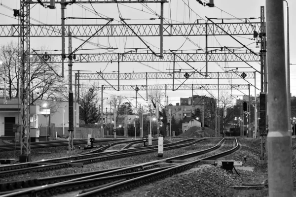 Trilhas Ferroviárias Confusas Noite Preto Branco — Fotografia de Stock