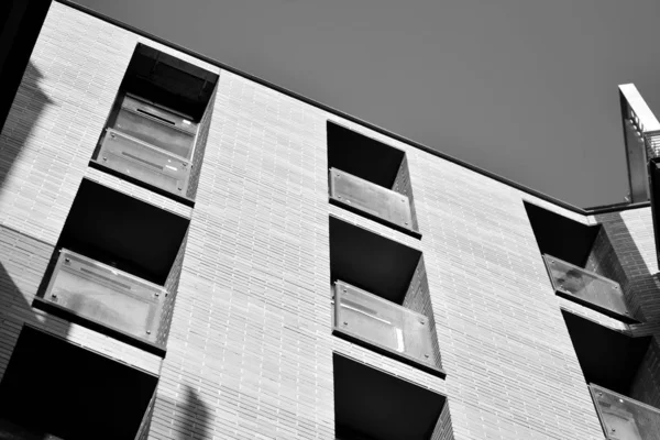 Condomini Moderni Facciata Moderno Condominio Bianco Nero — Foto Stock