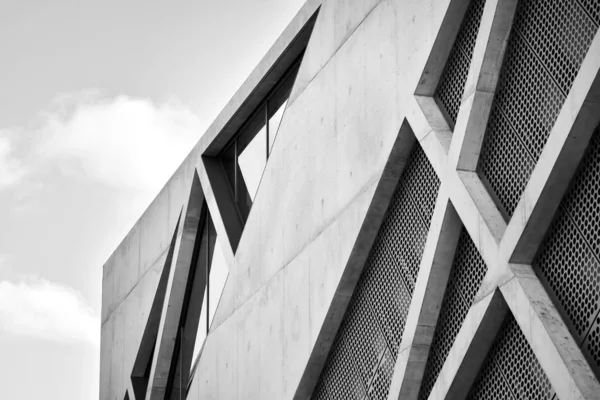 Moderne Architectuur Detail Verfijnd Fragment Van Het Kantoorgebouw Betonnen Cellulaire — Stockfoto