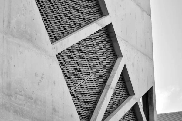 Moderne Architectuur Detail Verfijnd Fragment Van Het Kantoorgebouw Betonnen Cellulaire — Stockfoto