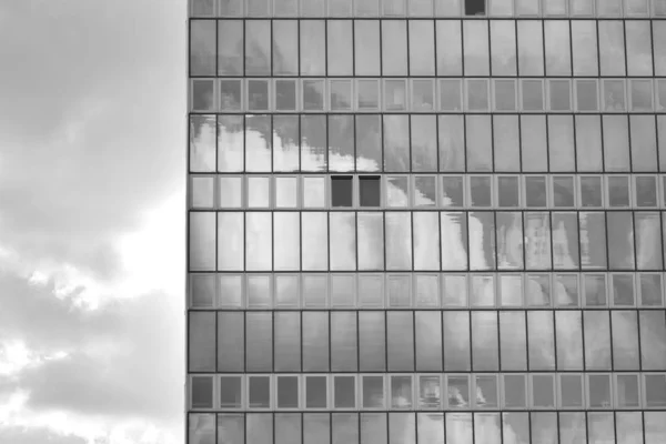 Fragmento Fachada Moderno Edificio Oficinas Exterior Pared Cristal Con Textura —  Fotos de Stock