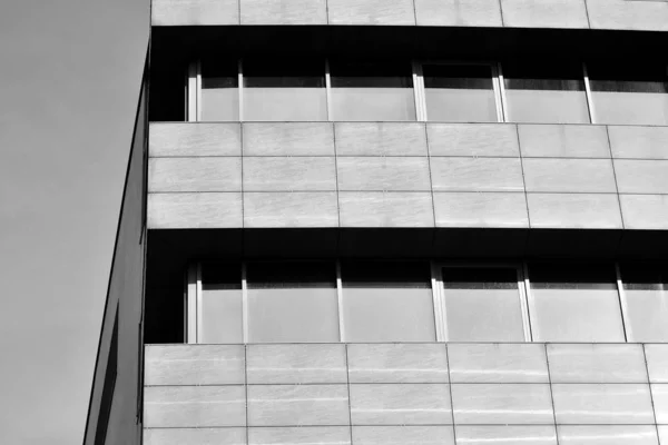 Facade Fragment Modern Kontorsbyggnad Exteriör Glasvägg Med Abstrakt Konsistens Svart — Stockfoto