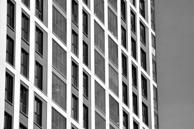 Modern apartmanlar. Modern bir apartman cephe. Siyah ve beyaz.