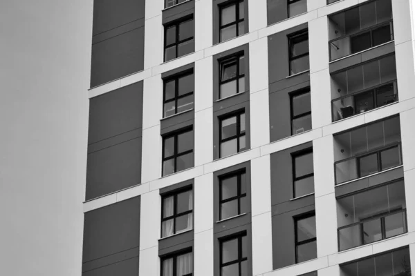 Prédios Apartamentos Modernos Fachada Moderno Edifício Apartamentos Preto Branco — Fotografia de Stock