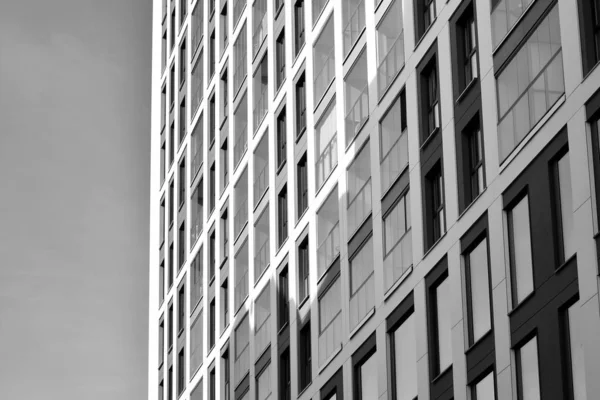 Prédios Apartamentos Modernos Fachada Moderno Edifício Apartamentos Preto Branco — Fotografia de Stock