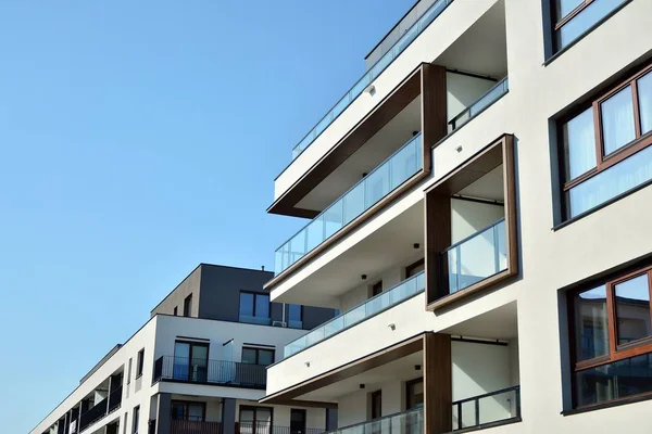 Mehrstöckiges Modernes Mehrfamilienhaus Stilvoller Wohnblock — Stockfoto