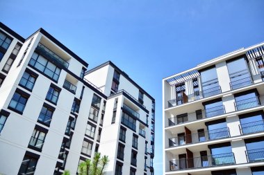 Modern Avrupa konut apartmanlar çeyrek. 