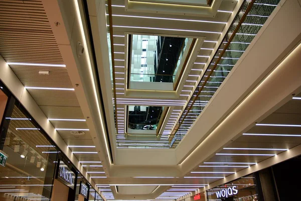 Varsovia Polonia Junio 2019 Interior Del Moderno Centro Comercial Galeria —  Fotos de Stock