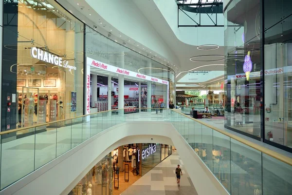 Varsóvia Polónia Junho 2019 Interior Moderno Shopping Center Galeria Mlociny — Fotografia de Stock