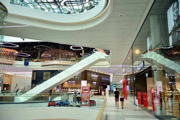 Varsovia Polonia Junio 2019 Interior Del Moderno Centro Comercial Galeria — Foto de Stock