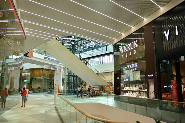 Varsovia Polonia Junio 2019 Interior Del Moderno Centro Comercial Galeria —  Fotos de Stock