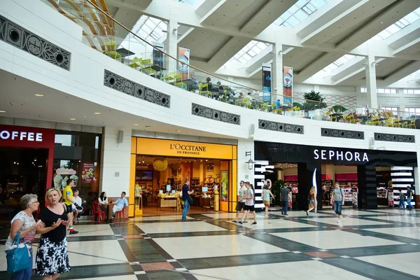 2019年6月18日 现代购物中心加莱里亚阿尔卡迪亚的内部 — 图库照片
