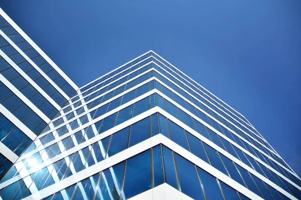 Nuevo Edificio Oficinas Centro Negocios Pared Acero Vidrio Con Cielo — Foto de Stock