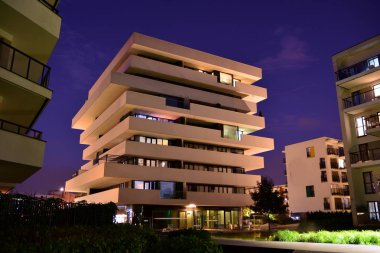 gece apartmanın dış 