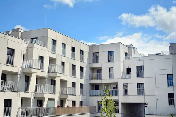 Çok Öykülü Yeni Modern Apartman Şık Oturma Blok Daireler — Stok fotoğraf