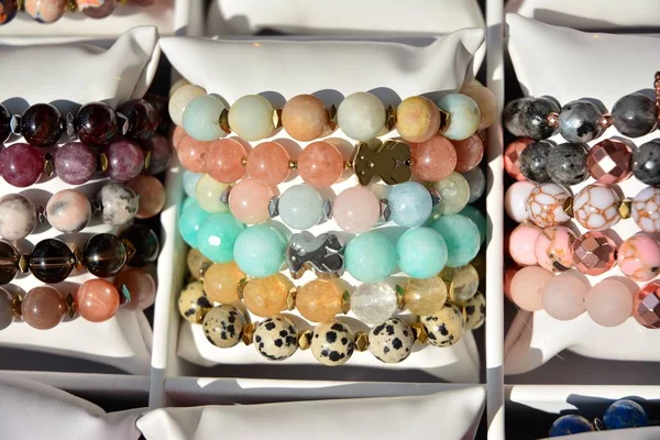 Bracelets Pierre Colorés Pour Femmes Faits Main Bracelets Perles Colorées — Photo