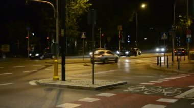 Varşova, Polonya. 30 Temmuz 2019. Gece kentsel sokak.