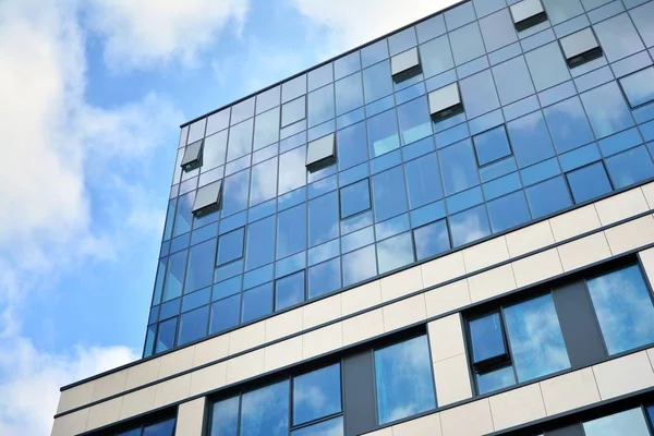 Nuevo Edificio Oficinas Centro Negocios Pared Acero Vidrio Con Cielo — Foto de Stock