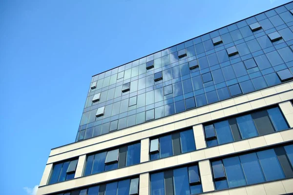 Novo Edifício Escritórios Centro Negócios Parede Feita Aço Vidro Com — Fotografia de Stock