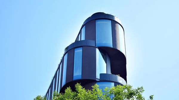 Moderno Edificio Oficinas Con Reflejo Las Ventanas Del Edificio Nuevo — Foto de Stock