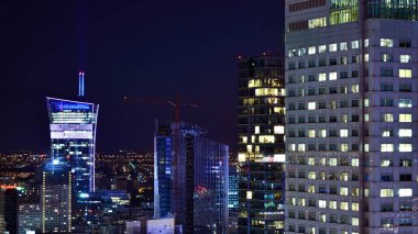 Modern ofis geceleri. Gece ışıkları, Şehir Ofisi şehir merkezinde, cityscape görünümü oluşturma.