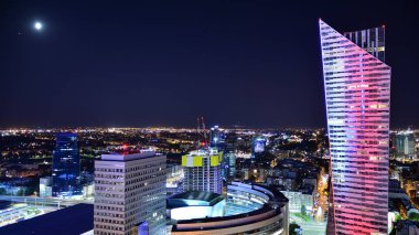 Modern ofis geceleri. Gece ışıkları, Şehir Ofisi şehir merkezinde, cityscape görünümü oluşturma.