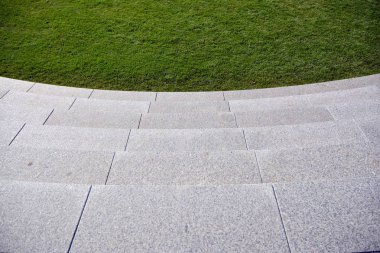 Parkta granit merdiven detayları na yakın