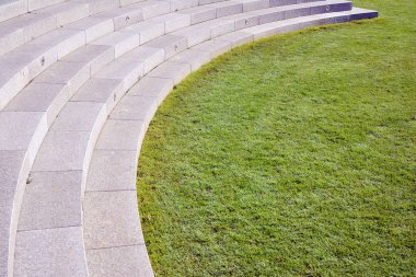 Parkta granit merdiven detayları na yakın