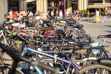 Şehirde arka arkaya düzenlenen bisikletler