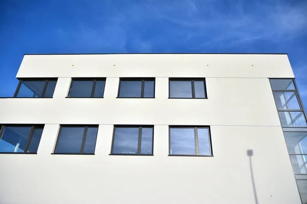 Fenster Eines Modernen Bürogebäudes Architektur Von Geschäftsgebäuden — Stockfoto