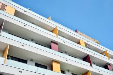 Modern Avrupa konut binaları çeyreği. Soyut mimari, modern şehir geometrisinin bir parçası.