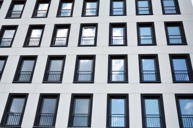 Modern Avrupa konut binaları çeyreği. Soyut mimari, modern şehir geometrisinin bir parçası.