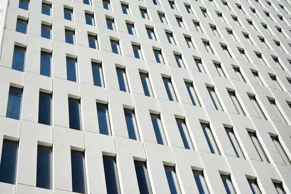 Detalhe Moderno Edifício Escritório Vista Prospectiva Janelas Concreto Angular Geométrico — Fotografia de Stock