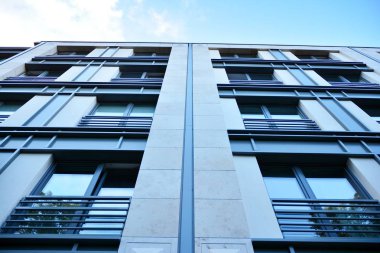 Modern Avrupa konut binaları çeyreği. Soyut mimari, modern şehir geometrisinin bir parçası.