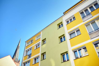 Modern Avrupa konut binaları çeyreği. Soyut mimari, modern şehir geometrisinin bir parçası.