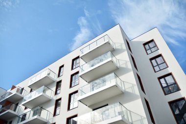 Modern Avrupa konut binaları çeyreği. Soyut mimari, modern şehir geometrisinin bir parçası.