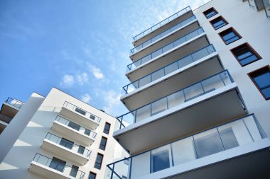 Modern Avrupa konut binaları çeyreği. Soyut mimari, modern şehir geometrisinin bir parçası.