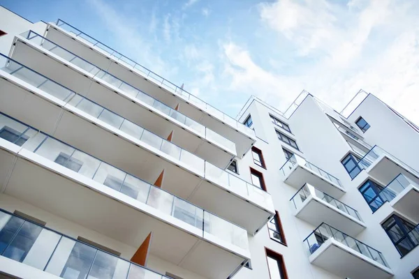 Modernos Edifícios Residenciais Europeus Bairro Apartamentos Arquitetura Abstrata Fragmento Geometria — Fotografia de Stock