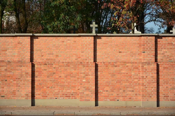 Винтажная Красная Кирпичная Стена Стена Старого Кладбища — стоковое фото