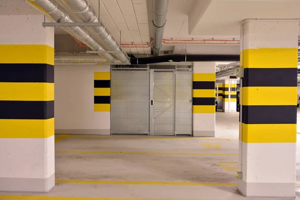Многостанционный Подземный Гараж Автомобилей Подземная Парковка Подземная Парковка Современного Дома — стоковое фото