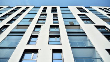 Modern Avrupa konut binaları çeyreği. Soyut mimari, modern şehir geometrisinin bir parçası.